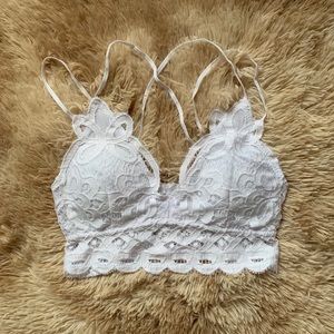 ‘Everly’ Crochet Lace Bralette in white